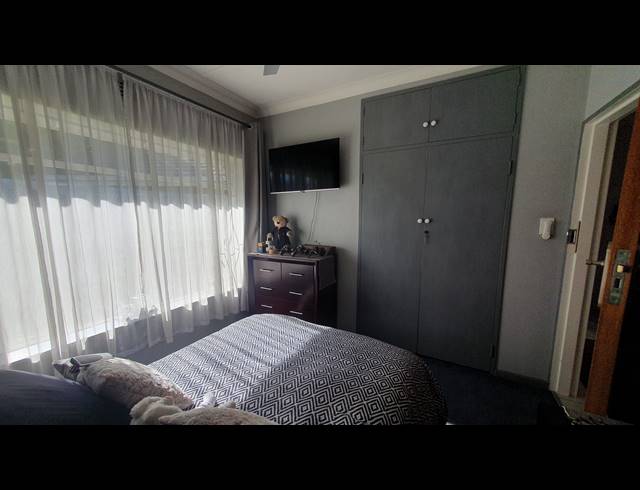 3 BEDROOM FREEHOLD FOR SALE IN RANDHART